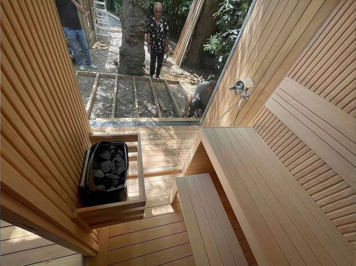 Berlin kır evinde sauna, gömme ısıtıcı ve orman manzarası