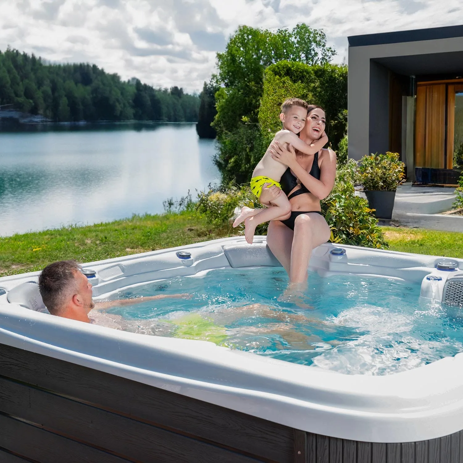 Wellis Lugano Life jakuzi, göl kıyısında kullanım